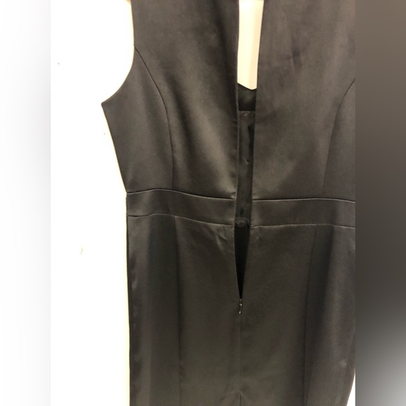 SLEEVELESS F&F SHEATH DRESS BLACK SILKY BAND WAIST KNEE LENGTH BACK SLIT 40 eu - Picture 4 of 7